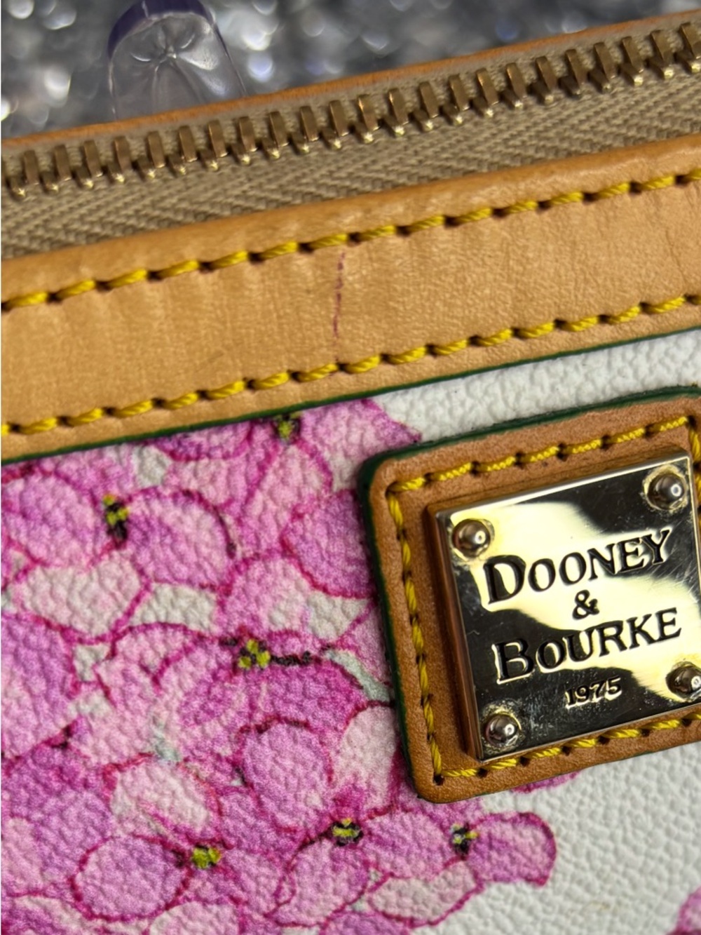 Dooney & Bourke Hydrangea Monogram Medium Wristlet EUC - Picture 14 of 15